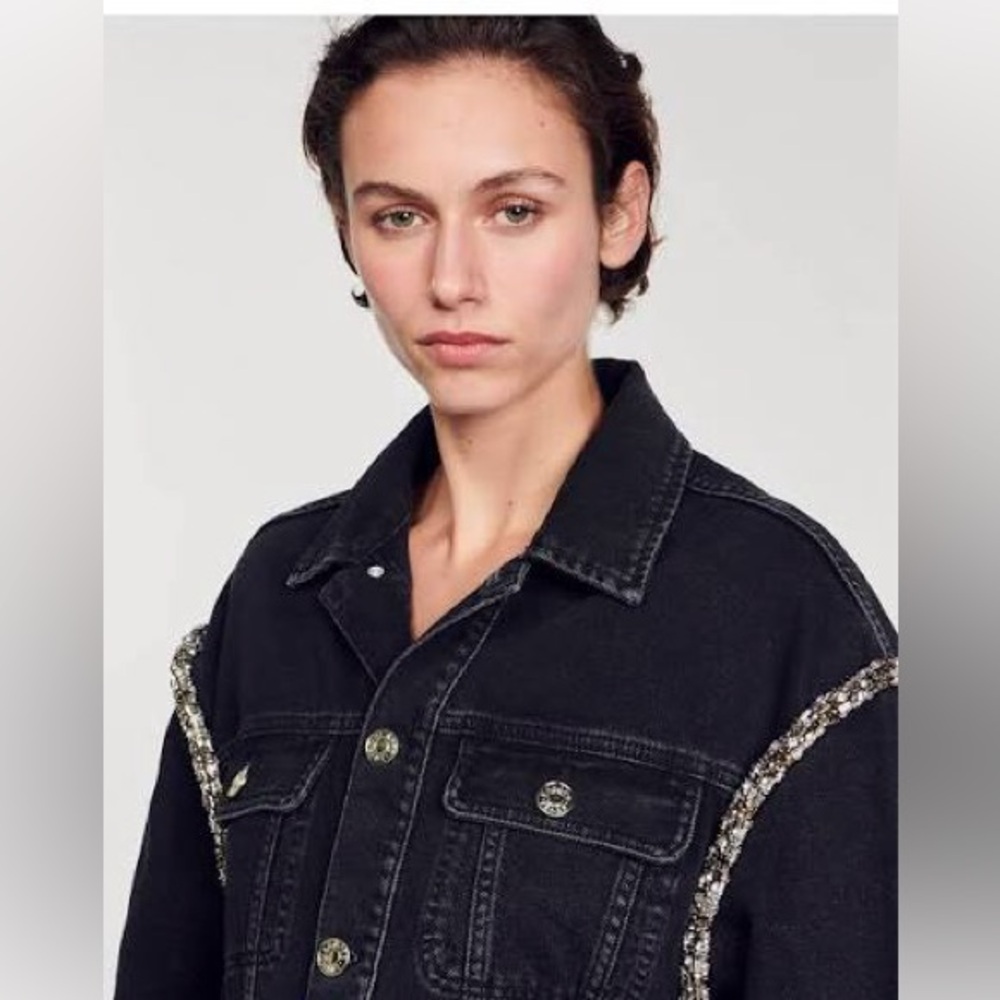 Elegant Black Jean Jacket with Gold Detailing - Picture 6 of 10